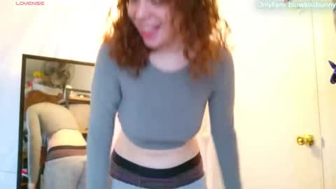 Blow Kiss Bunny online show from 9, 4, 2026