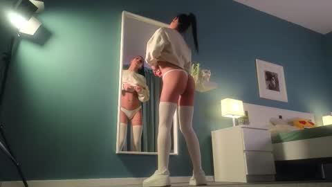 Mia online show from 11, 1, 2026