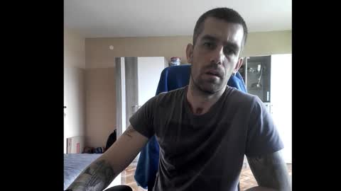 Snapshot of blue_eyed_wolf chatting on 24, 10, 2025 Runaway online show from 24, 10, 2025