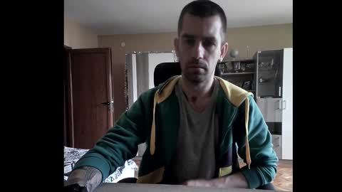 Snapshot of blue_eyed_wolf chatting on 16, 12, 2025 Runaway online show from 16, 12, 2025