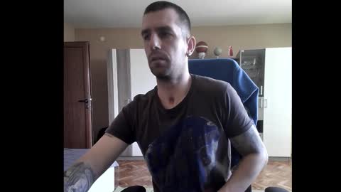 Snapshot of blue_eyed_wolf chatting on 4, 3, 2026 Runaway online show from 4, 3, 2026