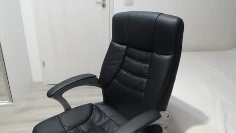 Snapshot of blue_eyes96 chatting on 20, 12, 2025 Juliet online show from 20, 12, 2025