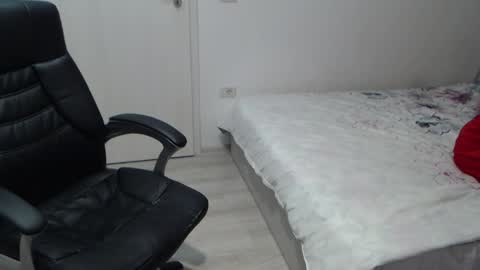 Snapshot of blue_eyes96 chatting on 6, 2, 2026 Juliet online show from 6, 2, 2026