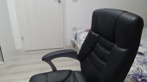 Snapshot of blue_eyes96 chatting on 9, 2, 2026 Juliet online show from 9, 2, 2026