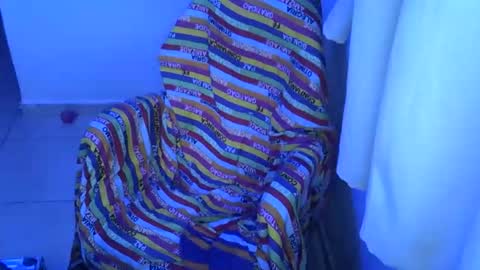 Snapshot of blue_liz chatting on 5, 10, 2025 blue_liz online show from 5, 10, 2025