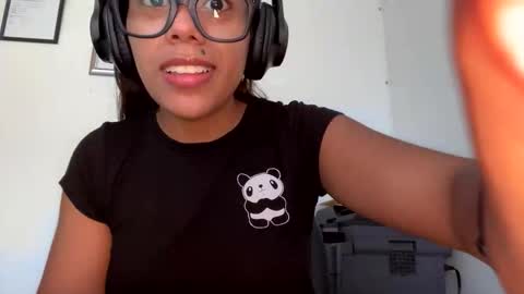 Snapshot of blueaby1 chatting on 30, 10, 2025 blueaby1 online show from 30, 10, 2025