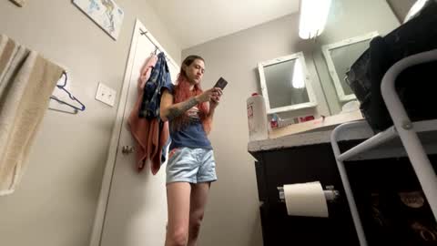 Snapshot of bluebloodednorsewitch chatting on 9, 10, 2025 bluebloodednorsewitch online show from 9, 10, 2025