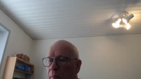 Snapshot of blueeyesn8 chatting on 6, 2, 2025 blueeyesn8 online show from 6, 2, 2025