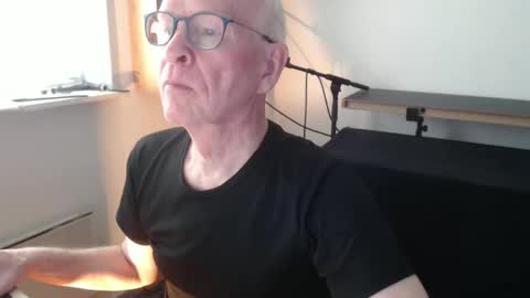 Snapshot of blueeyesn8 chatting on 9, 10, 2025 blueeyesn8 online show from 9, 10, 2025