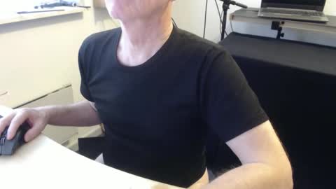 Snapshot of blueeyesn8 chatting on 10, 10, 2025 blueeyesn8 online show from 10, 10, 2025