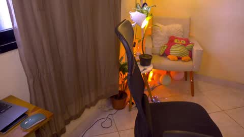 Snapshot of blueflora chatting on 14, 5, 2026 FLORAA online show from 14, 5, 2026