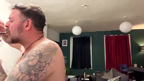 Blueyloey online show from 8, 3, 2025