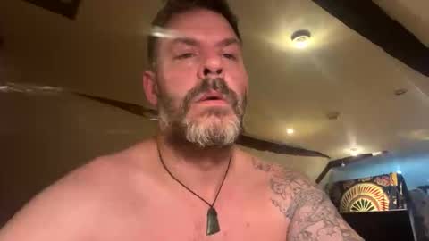 Blueyloey online show from 25, 9, 2025