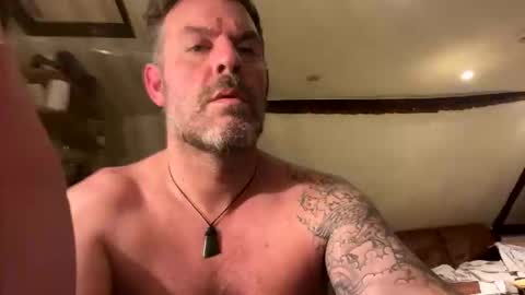 Blueyloey online show from 7, 10, 2025