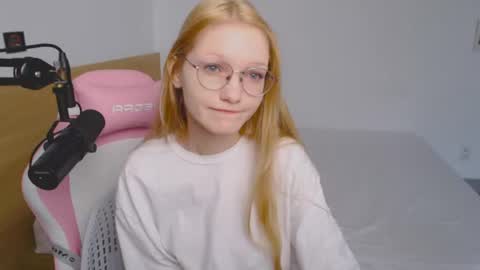 Snapshot of blush_alert chatting on 8, 6, 2026 Diana online show from 8, 6, 2026