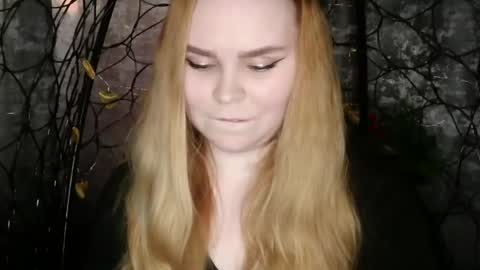 blushing_star online show from 16, 4, 2026