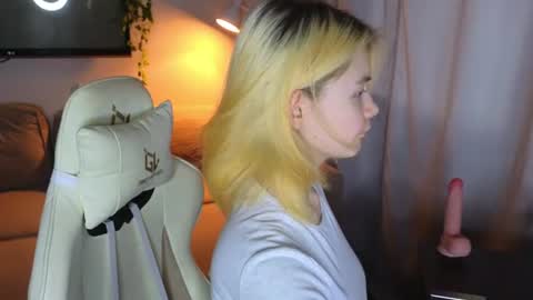 Snapshot of blvckmilk chatting on 1, 8, 2026 Alice and David online show from 1, 8, 2026
