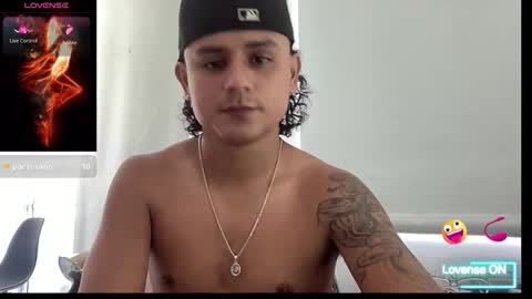 Snapshot of bob_pettersonn chatting on 23, 10, 2025 Bob INDEPENDENT MODEL online show from 23, 10, 2025