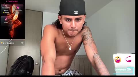 Snapshot of bob_pettersonn chatting on 29, 10, 2025 Bob INDEPENDENT MODEL online show from 29, 10, 2025