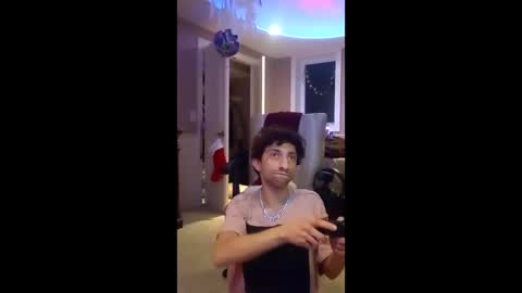 Snapshot of bodyyattiyatti chatting on 22, 12, 2025 Sailorartemis online show from 22, 12, 2025