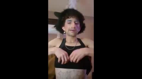 Snapshot of bodyyattiyatti chatting on 22, 12, 2025 Sailorartemis online show from 22, 12, 2025