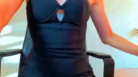 Snapshot of bom_mia_bom chatting on 26, 6, 2026 Mia online show from 26, 6, 2026