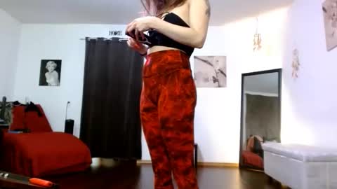 Snapshot of bombshellbaeby chatting on 23, 11, 2025 BombshellBaeby online show from 23, 11, 2025