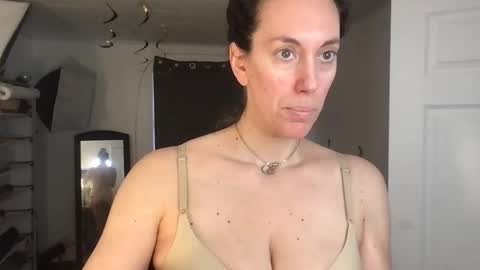 Snapshot of bonfirebonnie chatting on 23, 1, 2025 Bonnie online show from 23, 1, 2025