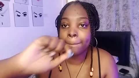 Snapshot of bonnie_ada1 chatting on 12, 10, 2025 bonnie online show from 12, 10, 2025