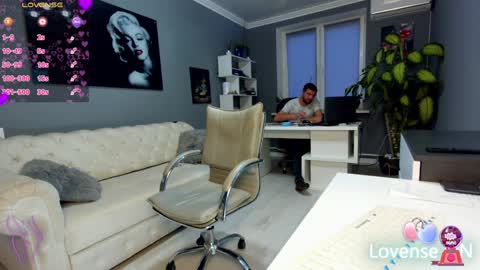 Snapshot of bonnie_annd_clyde chatting on 4, 12, 2024 bonnie_annd_clyde online show from 4, 12, 2024