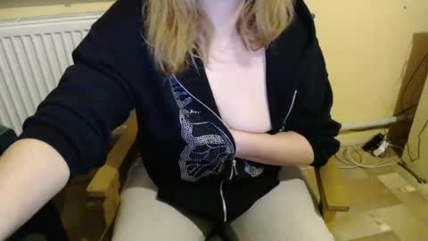 Snapshot of bonnie_fuck_clyde chatting on 15, 1, 2025 Bonnie Fuck Clydes online show from 15, 1, 2025