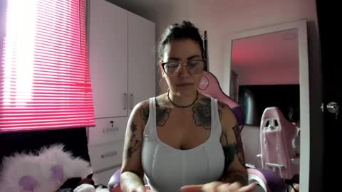 Snapshot of bonnie_ray40 chatting on 7, 4, 2026 bonnie online show from 7, 4, 2026