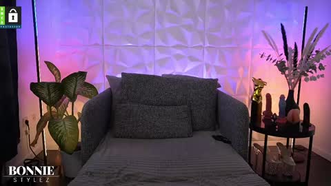 Bonnie Stylez online show from 23, 4, 2026