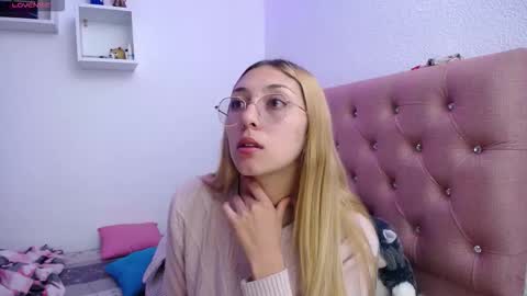 Snapshot of bonny_clyde_xx_ chatting on 10, 9, 2025 Soffy Brooks Independent model online show from 10, 9, 2025