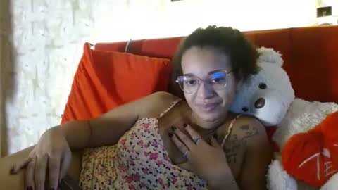 Queen Bon Vivantt online show from 5, 12, 2024