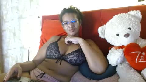 Queen Bon Vivantt online show from 27, 1, 2025