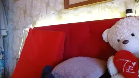 Queen Bon Vivantt online show from 10, 2, 2025