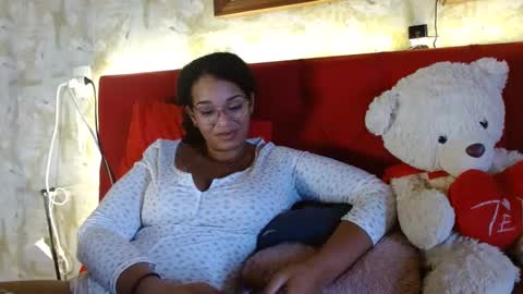 Queen Bon Vivantt online show from 12, 2, 2025