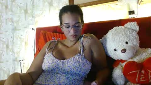 Queen Bon Vivantt online show from 16, 2, 2025