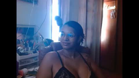 Queen Bon Vivantt online show from 6, 3, 2025