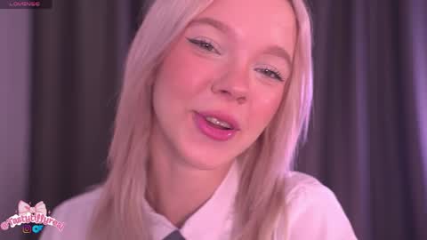 Snapshot of boobybliss chatting on 29, 5, 2026 Alina online show from 29, 5, 2026