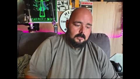 Snapshot of bossdeuce420 chatting on 8, 4, 2026 bossdeuce420 online show from 8, 4, 2026
