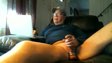 Snapshot of bottomjacki chatting on 27, 4, 2026 Jackie online show from 27, 4, 2026