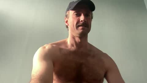 Snapshot of bottommanbln chatting on 25, 10, 2025 bottommanbln online show from 25, 10, 2025