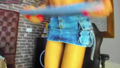 Snapshot of bouncing_bunnyxxx69 chatting on 16, 11, 2025 bouncing_bunnyxxx69 online show from 16, 11, 2025