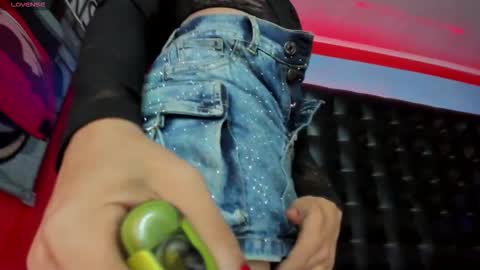 Snapshot of bouncing_bunnyxxx69 chatting on 28, 11, 2025 bouncing_bunnyxxx69 online show from 28, 11, 2025