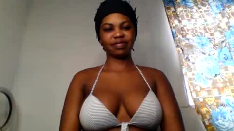 Snapshot of bouncingxxx_ass chatting on 30, 9, 2025 mirabel online show from 30, 9, 2025