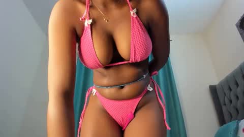 bouncy_booty677 online show from 1, 10, 2025