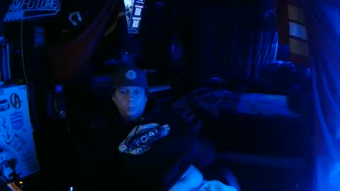 Snapshot of bowerboi1217 chatting on 19, 11, 2025 Bowerboi1217 online show from 19, 11, 2025