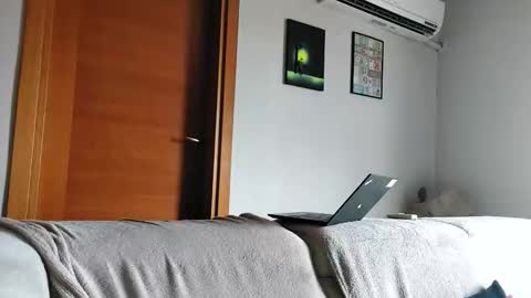 Snapshot of boy_aroundtheworld chatting on 22, 10, 2025 Dan online show from 22, 10, 2025
